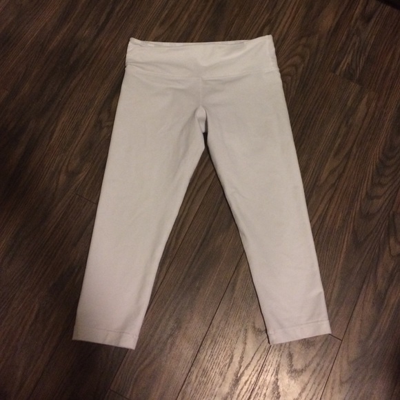White crop lululemon leggings