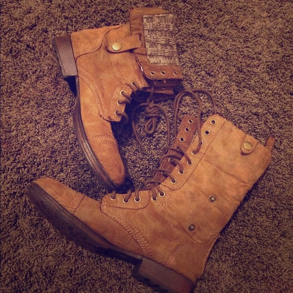 🔸Cute Brown Combat Boots🔸