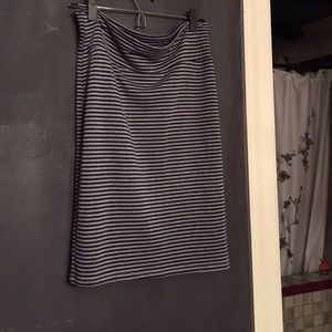 LulaRoe S Cassie 🦄 soft like a t shirt. Blue/grey