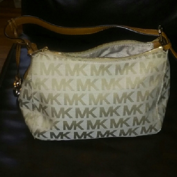 Michael Kors Purse - Picture 1 of 1