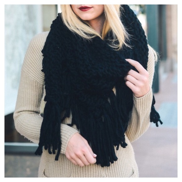 Sale- Black Oversized Knit Tassel Triangle Scarf - Picture 3 of 4