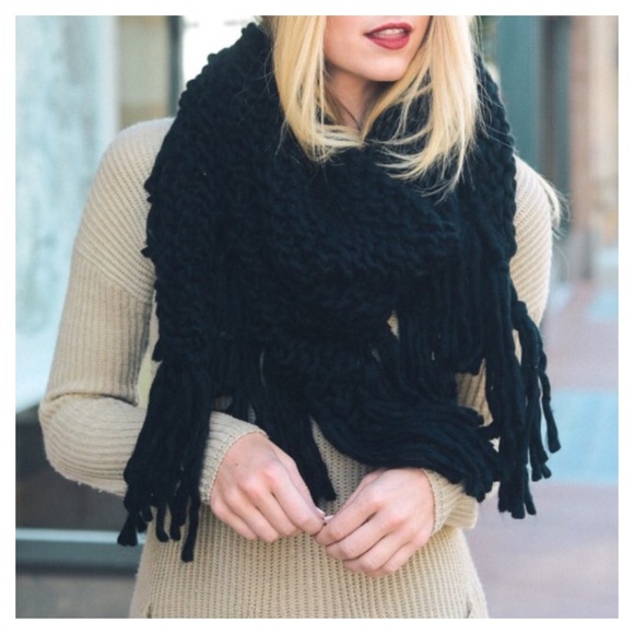 Sale- Black Oversized Knit Tassel Triangle Scarf - Picture 4 of 4