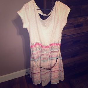 Cute mid-short dress