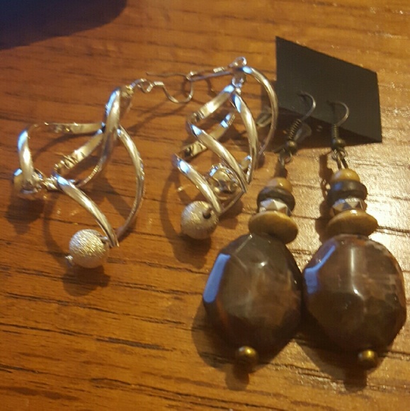 EARRINGS 2 pair