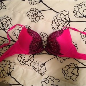 Victoria's Secret Miraculous Plunge Bra 34A
