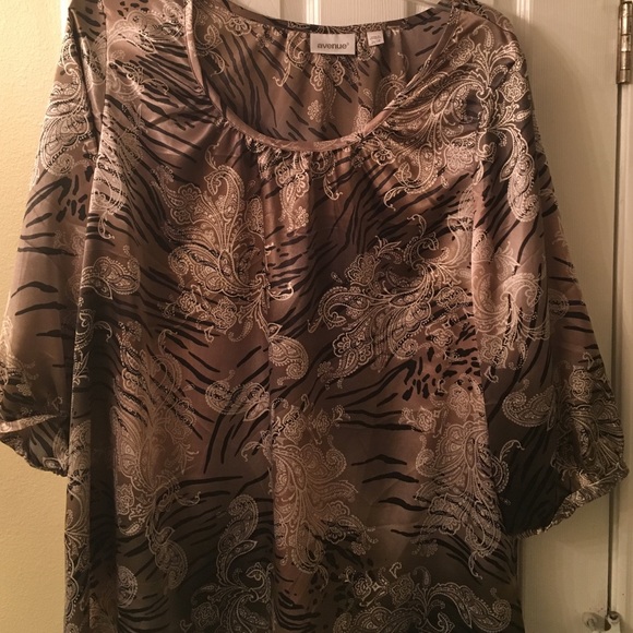 Avenue blouse 👚 new w/o tags.