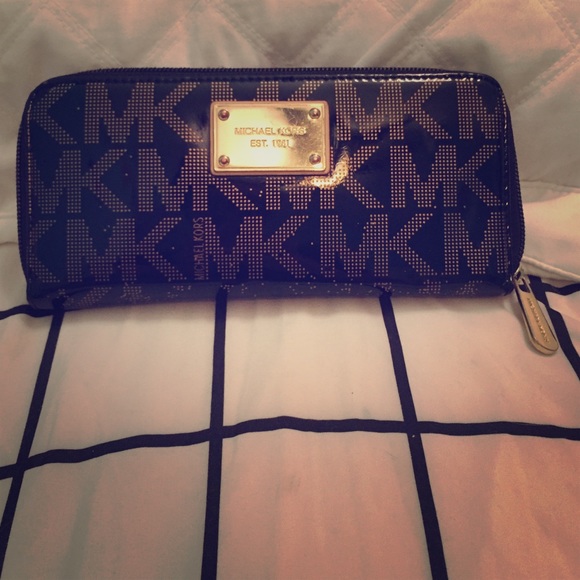 Michael kors wallet