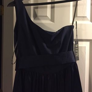 Navy Vera Wang White One Shoulder dress