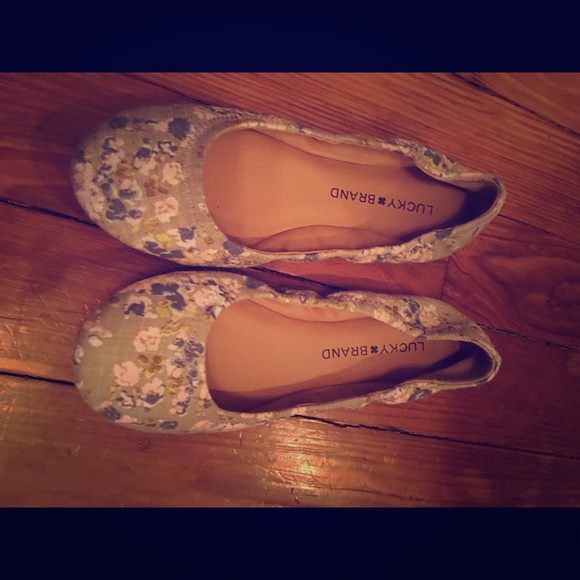 Lucky Brand floral flats