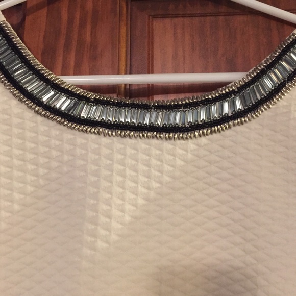 Dress with neck beading - Picture 2 of 2