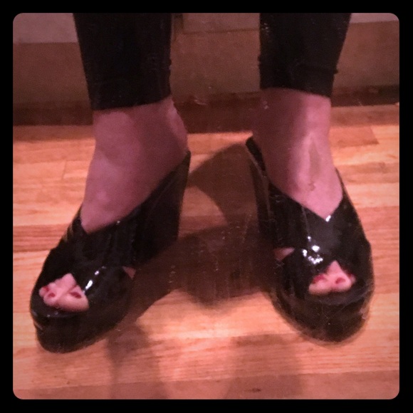 Attilio Giusti Leombruni Strappy Mules