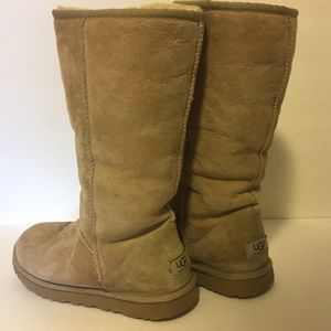 Ugg classic tall tan/sand 8