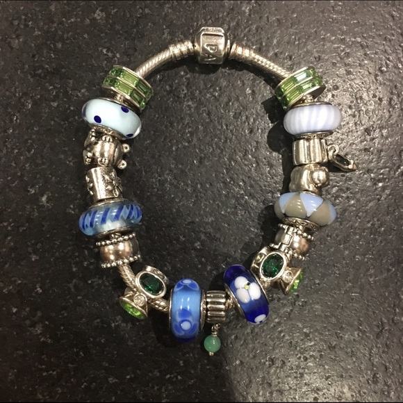 Pandora Braclet With Charms Included 🌹 - Picture 2 of 2