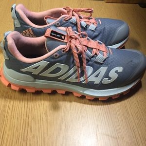 Adidas Vigor tennis shoes