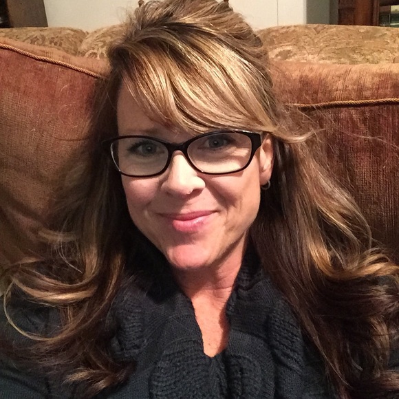 Meet your Posher, Julie