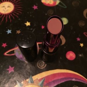 Urban Decay Revolution Lipstick Matte Stark Naked