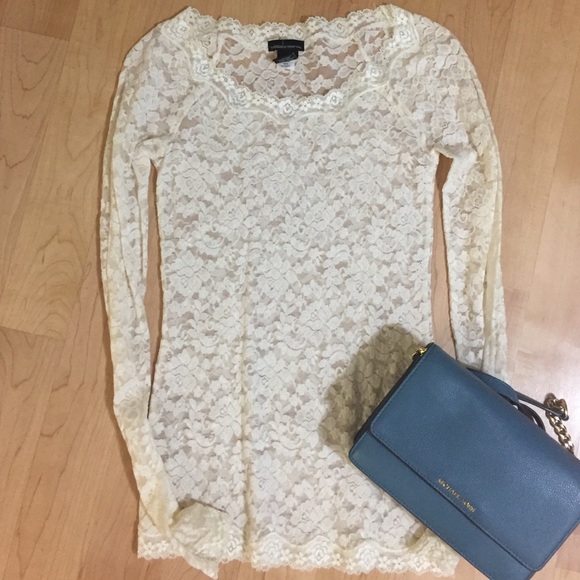 Lace long sleeve top