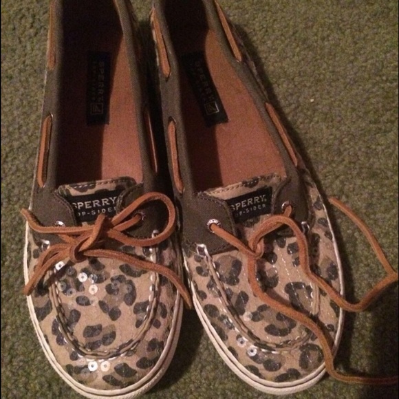Brand new sperrys. Holding for Taylorsmith
