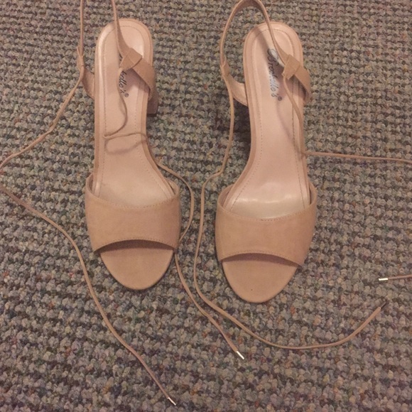 Breckelle's Lace Up Chunky Heels