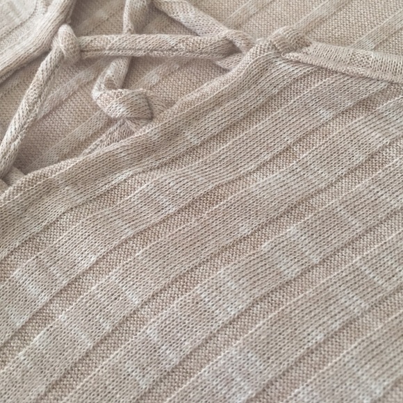 SALE❗️Laces Up Long Sleeve✨ - Picture 4 of 4