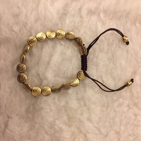Francesca's Collections Jewelry - 🦎5 for $25🦎Gold swirly bracelet