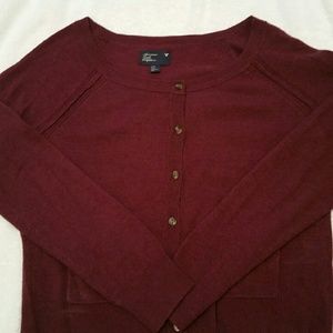 American Eagle burgundy sweater
