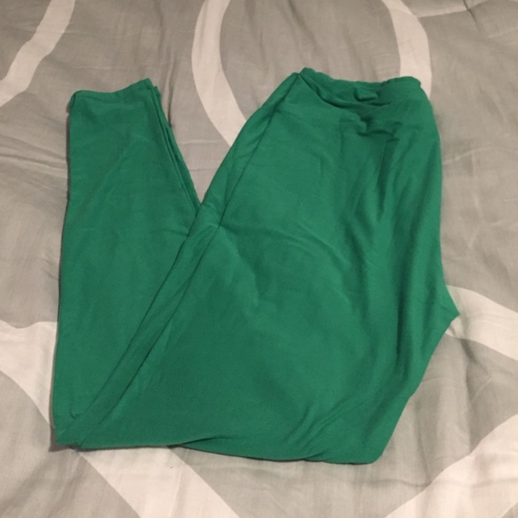 FINAL SALE BNWT LuLaRoe TC leggings - solid green!