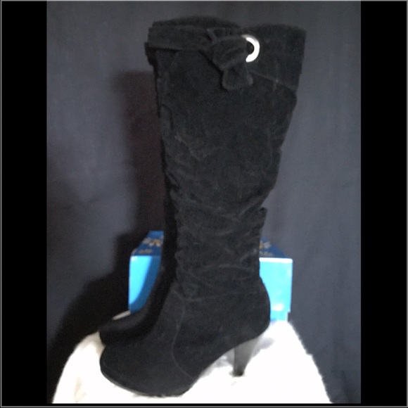 ⭐️️Black Micro Suede Knee High Boots~NWT 💕