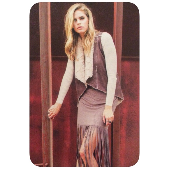 Mushroom Suede Vest🌻🌿 - Picture 3 of 5