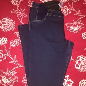great Liz Lange maternity jeans // like new