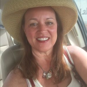 Meet your Posher, Renee