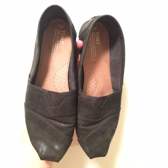 Black Metallic Toms