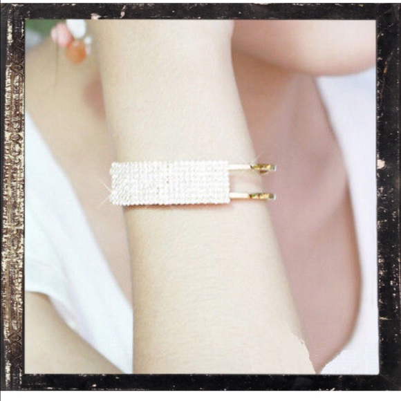 5⭐️RATED CRYSTAL BLING BANGLE CUFF - Picture 2 of 7
