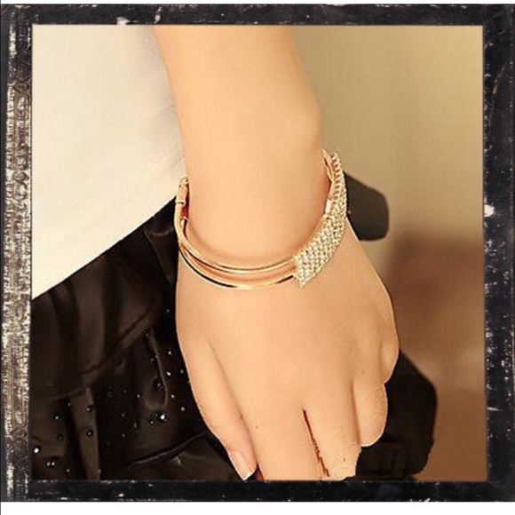 5⭐️RATED CRYSTAL BLING BANGLE CUFF - Picture 3 of 7