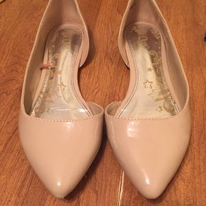 Size 9W Beige Flats