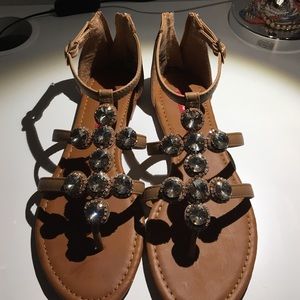 Sandles with a zipper on the back