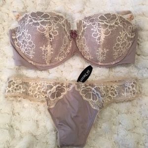 NWT Silk & Lace set. Adore Me Brand sold at VS