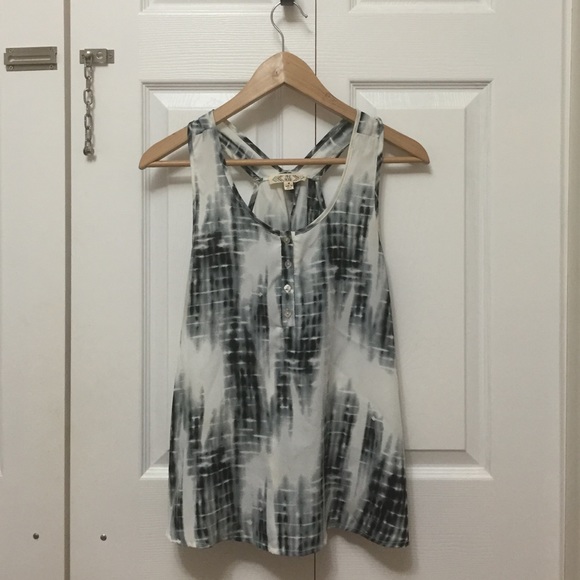 Sleeveless blouse