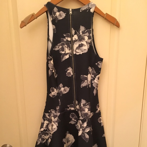 Abercrombie & Fitch Neoprene Skater dress - Picture 3 of 4
