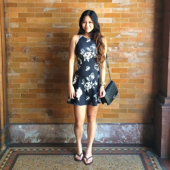 Abercrombie & Fitch Neoprene Skater dress - Picture 4 of 4