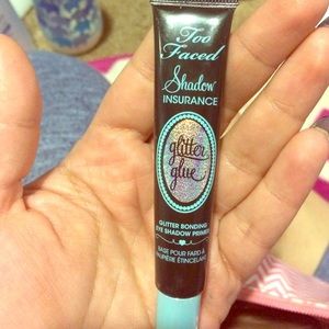 Too faced Glitter shadow insurance
