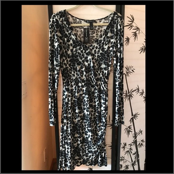 🌸Black& White INC Leopard print wrap dress NWT!🌸