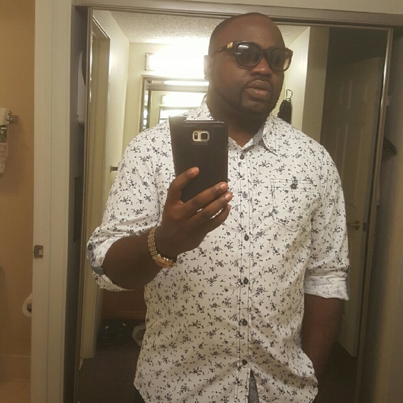 Meet your Posher, Adebowale - Picture 1 of 1