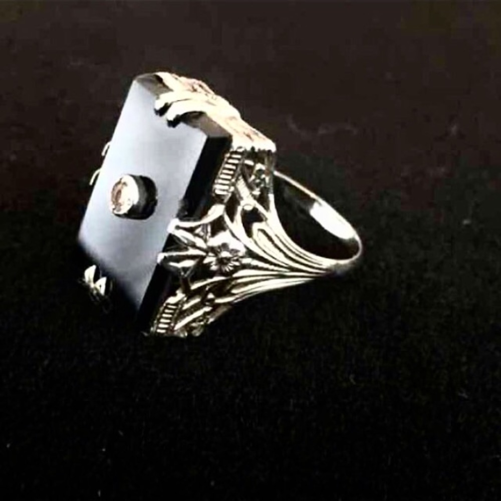 🔴SOLD🔴 14k Antique Jet & Diamond Ring