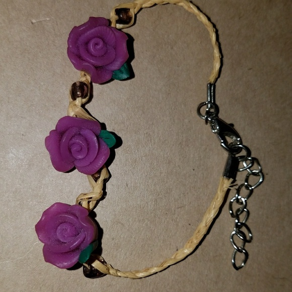 Thread and clay braclet - Picture 1 of 4