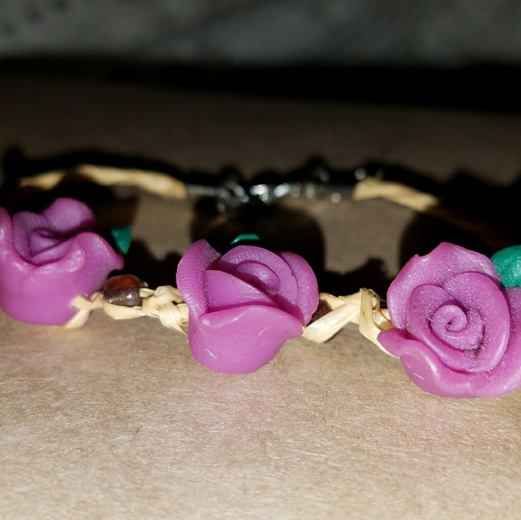 Thread and clay braclet - Picture 2 of 4