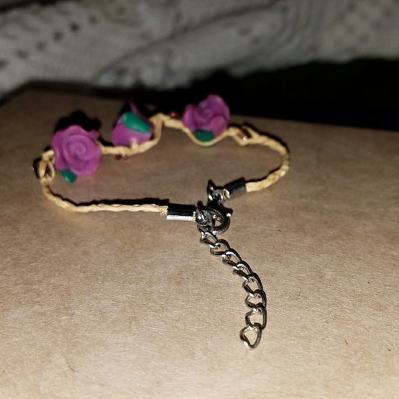 Thread and clay braclet - Picture 3 of 4