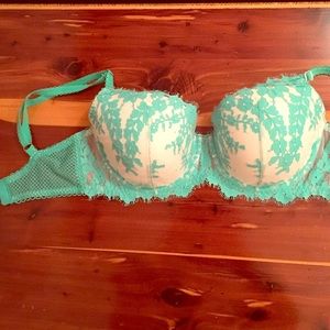 Victoria's Secret Bra size 32 DDD