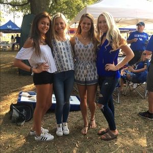 Meet your Posher, Lauren