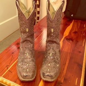 Corral boots Size 8